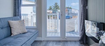 The Studio - 1 Bedroom Cabin - Amroth