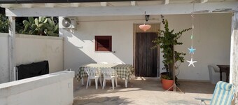 Casa Marieli - 50 Meters from the Sea, with Outdoor Space