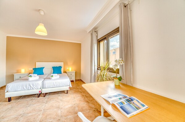 3 slaapkamers, gratis wifi, beddengoed