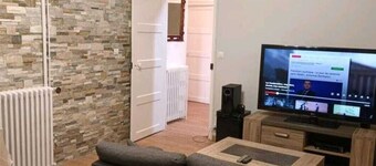 Maison de Ville Agréable , Spacieuse et Lumineuse Récemment Rénovée