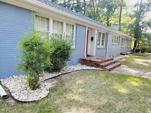 Exterior - Enjoyable Stay and Play 5BR (Pine Bluff)