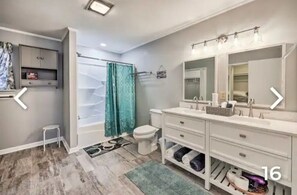 Suihku, hiustenkuivaaja, bidee, pyyhkeet