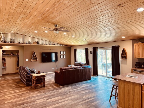 Smart TV, books - Your home away from home mountain cabin (Bayfield)