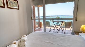 2 dormitorios, tabla de planchar con plancha, wifi gratis y ropa de cama