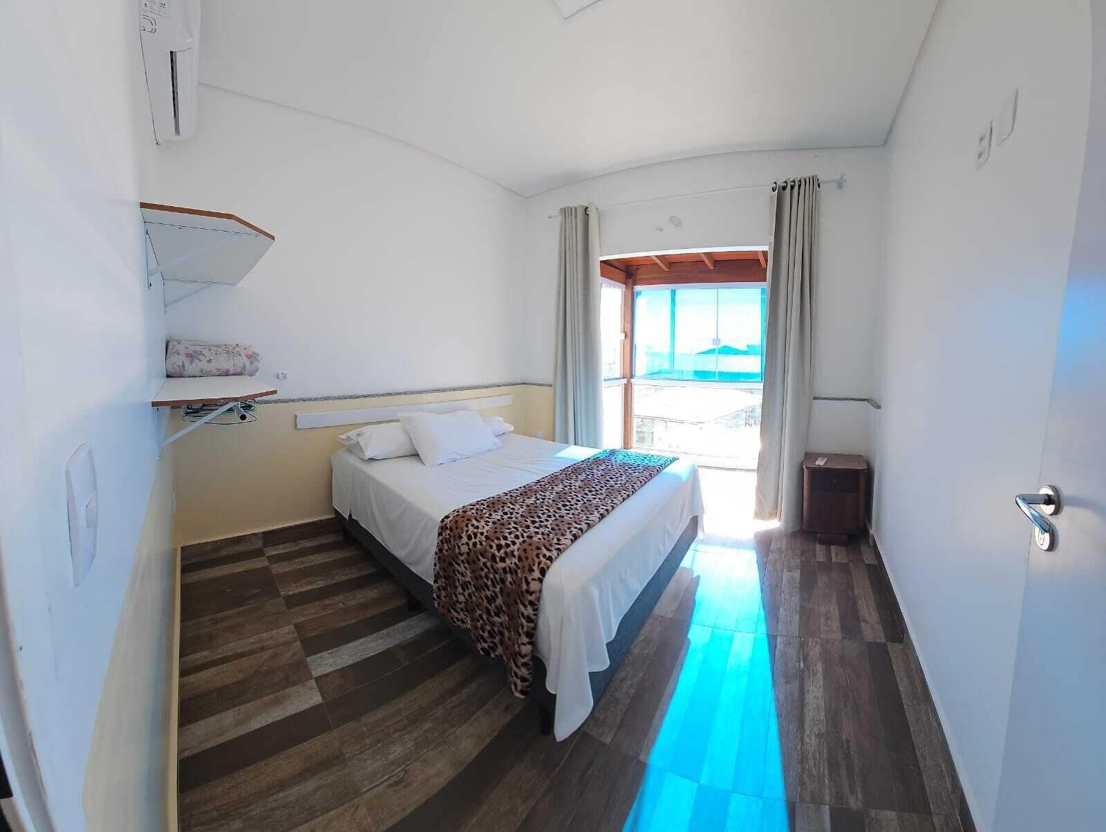 Panoramic Apartment | Hypo-allergenic bedding, laptop workspace, free WiFi