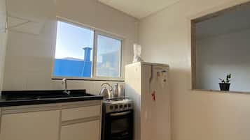 Panoramic Apartment | Private kitchen | Oven, cookware/dishes/utensils, freezer