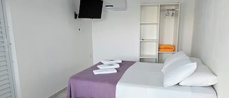 Eenvoudige studio suite | 1 slaapkamer, hypoallergeen beddengoed, een laptopwerkplek, gratis wifi