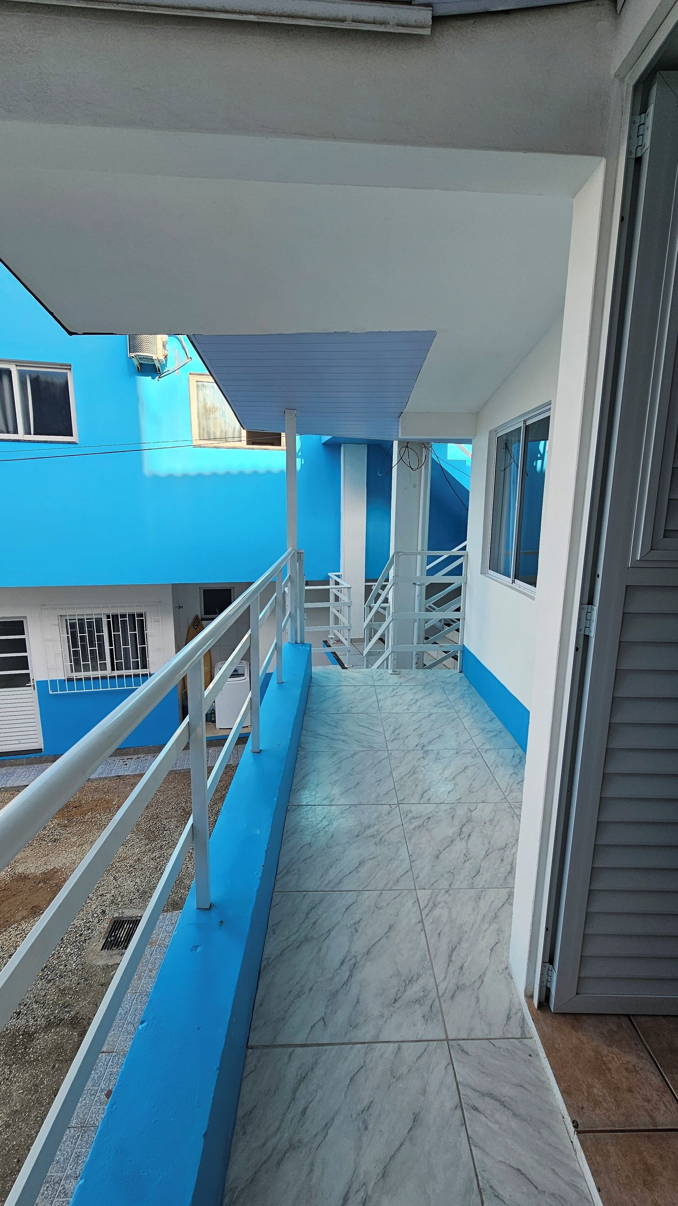 Hypo-allergenic bedding, laptop workspace, free WiFi