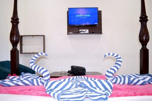 Standard Room, 1 King Bed, Mountain View | Premium bedding, free WiFi, bed sheets - Rudraksh Hotel & Restaurant (Kumbhalgarh)