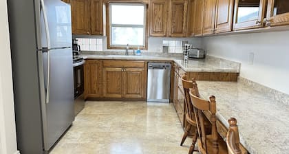 5 Star Home close to Mt America Center & Temple, Perfect Location, Sleeps 10