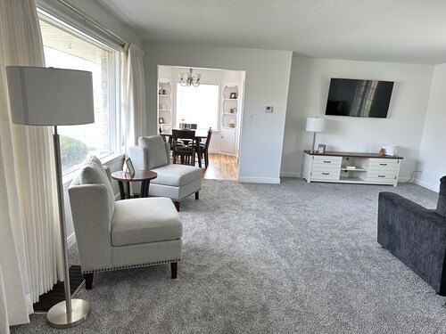 5 Star Home close to Mt America Center & Temple, Perfect Location, Sleeps 10