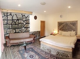 Deluxe Double Room | Iron/ironing board, free WiFi, bed sheets