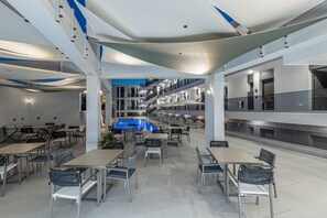 Poolside bar