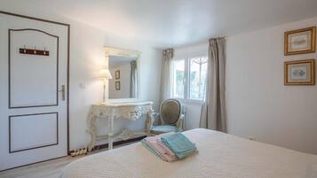 2 chambres, lit parapluie, Wi-Fi gratuit, draps fournis