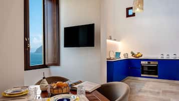 烤箱、炉灶、烤面包机