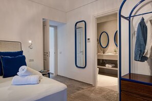 4 bedrooms, WiFi, bed sheets