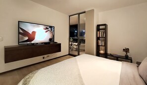 1 habitación, tabla de planchar con plancha, wifi gratis y ropa de cama 