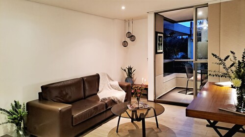 Countryside apartment with hotel services. Pet Friendly!