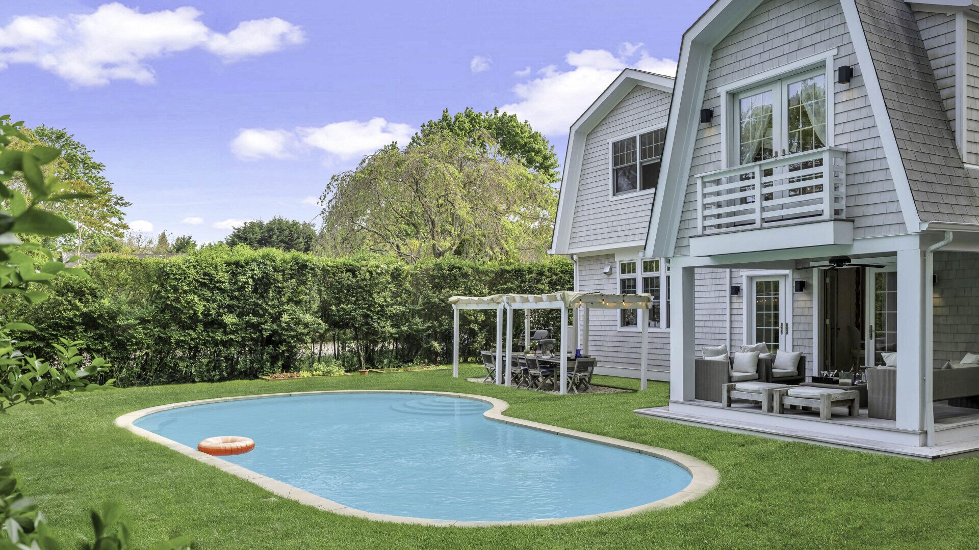 Lämmitetty uima-allas