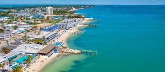 Winter Sale! Cabana Club, Dock, Kayak Launch, Pet Friendly