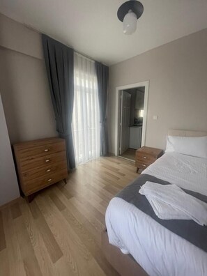 Condo Deluxe | Coffre-fort, système d’insonorisation, accès au Wi-Fi (inclus)