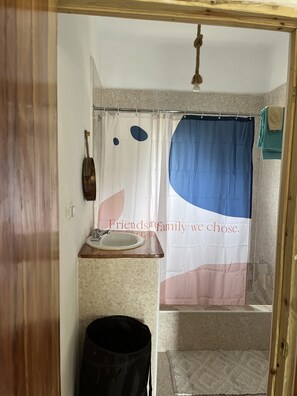 Shower, towels