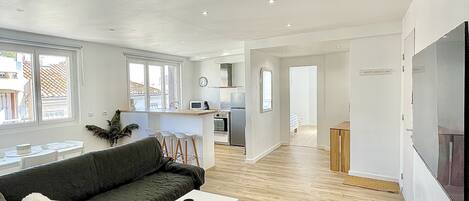 Télévision à écran plat