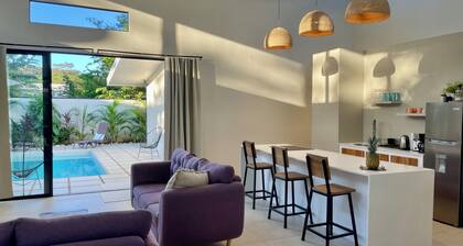 Super Central House - Short Walk to Playa Samara & Downtown!