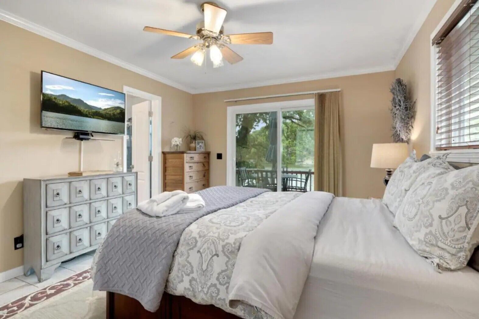 4 habitaciones, tabla de planchar con plancha y wifi gratis 