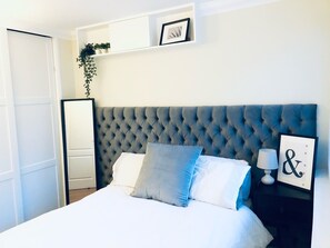 1 chambre, bureau, fer et planche à repasser, Wi-Fi gratuit