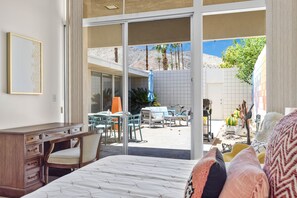 3 室のベッドルーム、デスク、アイロン / アイロン台、WiFi (無料)