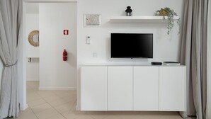 Interior - Sunny Studio W/ Balcony in Portimão by LovelyStay (Portimão)