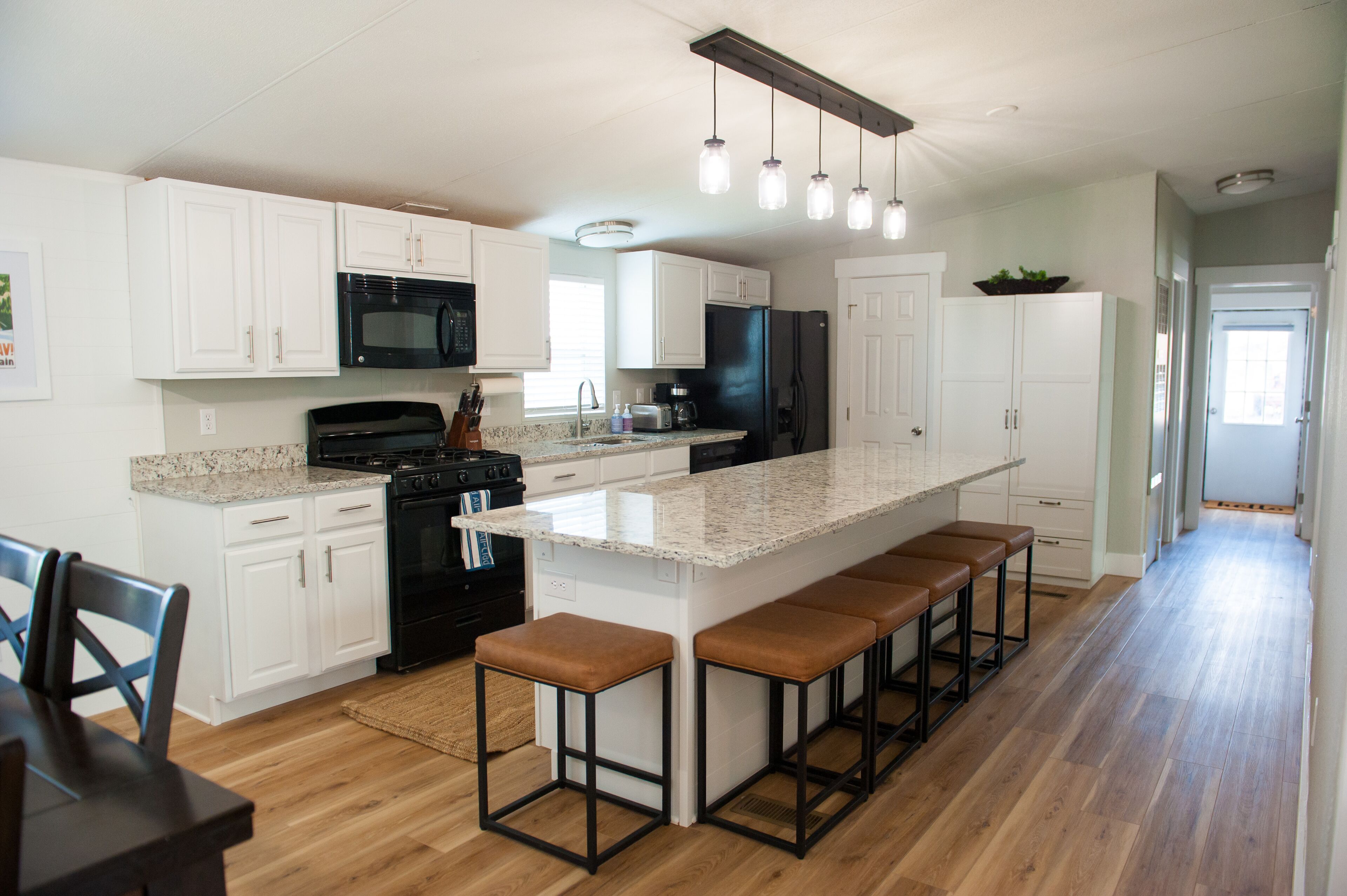 ثلاجة، ميكروويف، فرن، موقد طهي مسطح