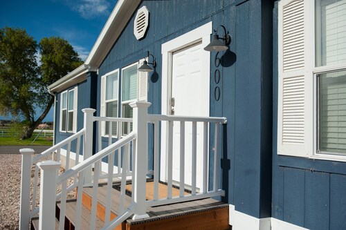 4-bedroom home near Beach & Heritage Park, Boat RV parking, fire pit, EV charger