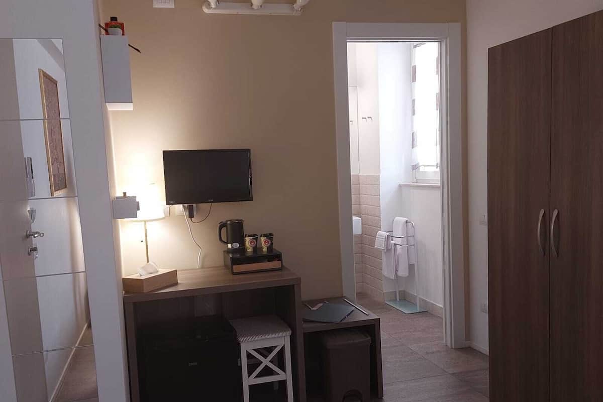 In-room safe, desk, WiFi (free), bed sheets
