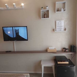 Caja de seguridad en la habitación, escritorio y wifi gratis 