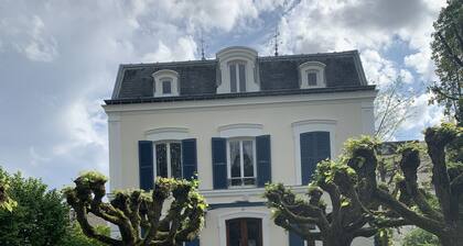 Proche Paris, magnifique HÎtel Particulier de 250 m2 et Parc paysagé de 1500 m2