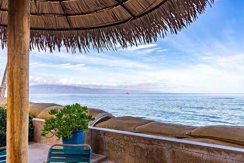 Welcome to West Maui! Royal Kahana 2 Bd/2Ba ! Hotel zoned Safe to Book!