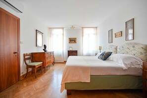 2 camere, ferro/asse da stiro, Wi-Fi gratuito, lenzuola