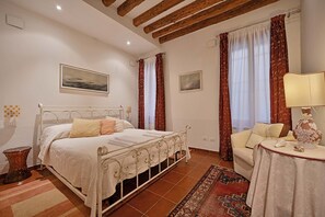 1 makuuhuone, silitysrauta/-lauta, ilmainen Wi-Fi, vuodevaatteet