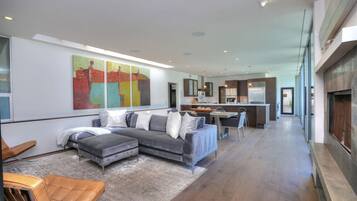TV, fireplace, stereo
