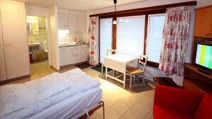Room - Sarazena by Interhome (Saas-Fee)