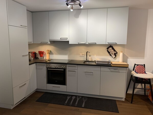 Réfrigérateur, lave-vaisselle