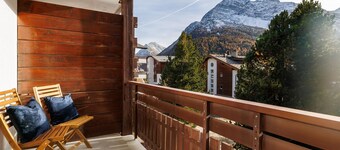 Everest by Interhome