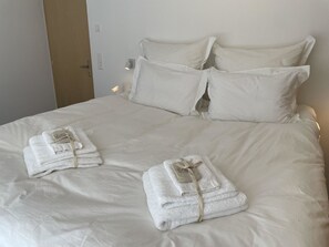 2 bedrooms, free Internet