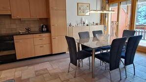 Fridge, cookware/dishes/utensils - Grossus Moos A22 by Interhome (Saas-Fee)