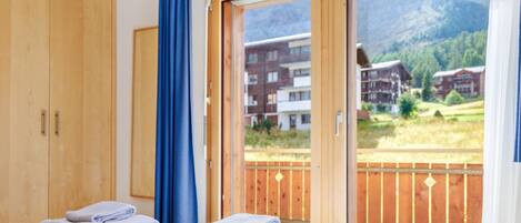 3 makuuhuonetta, internet