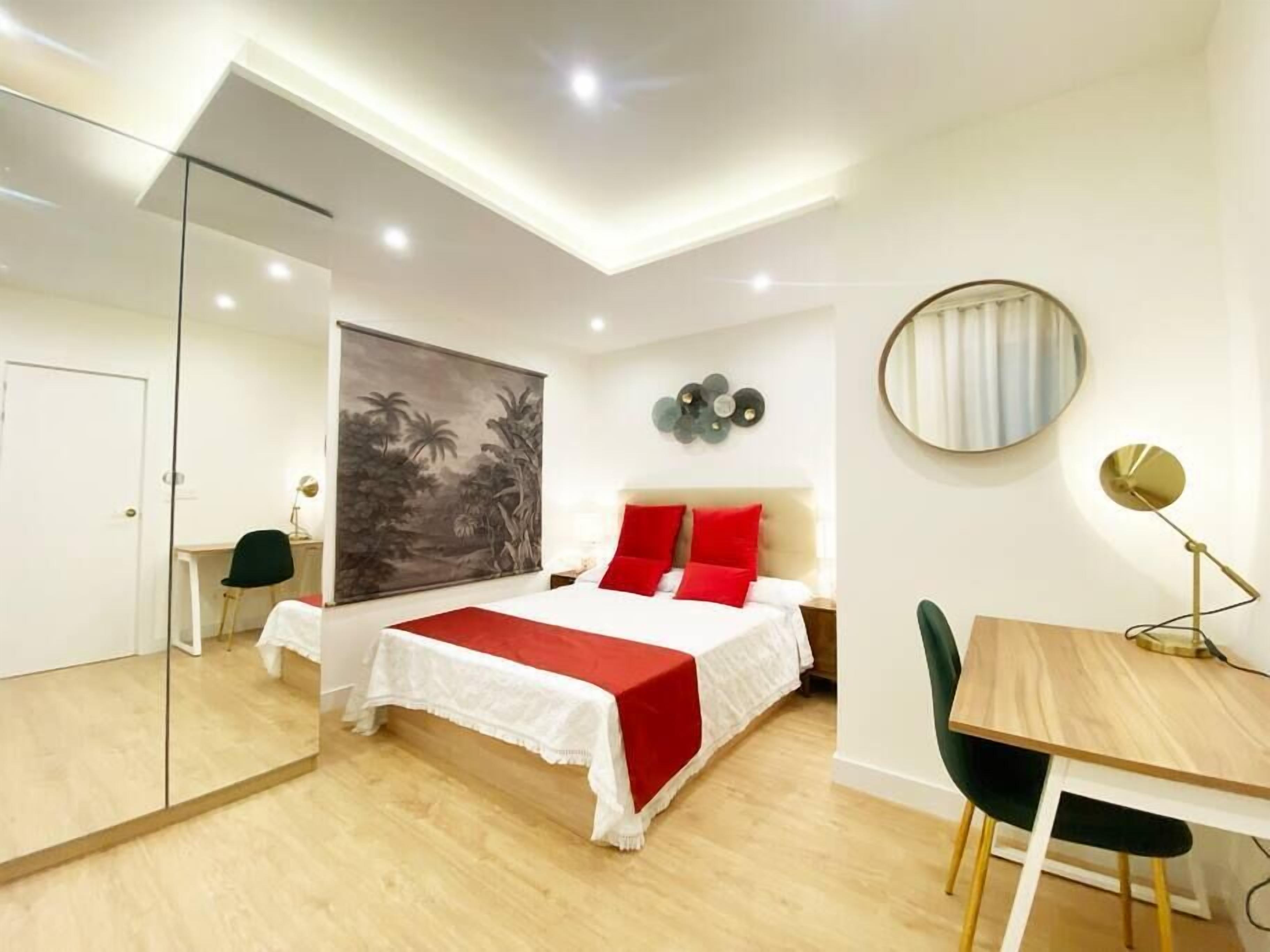 3 slaapkamers, een strijkplank/strijkijzer, wifi, beddengoed