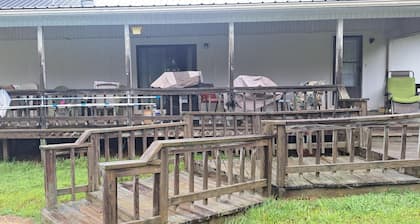 Private home with wheelchair access with inground pool, pet friendly w/pet fee