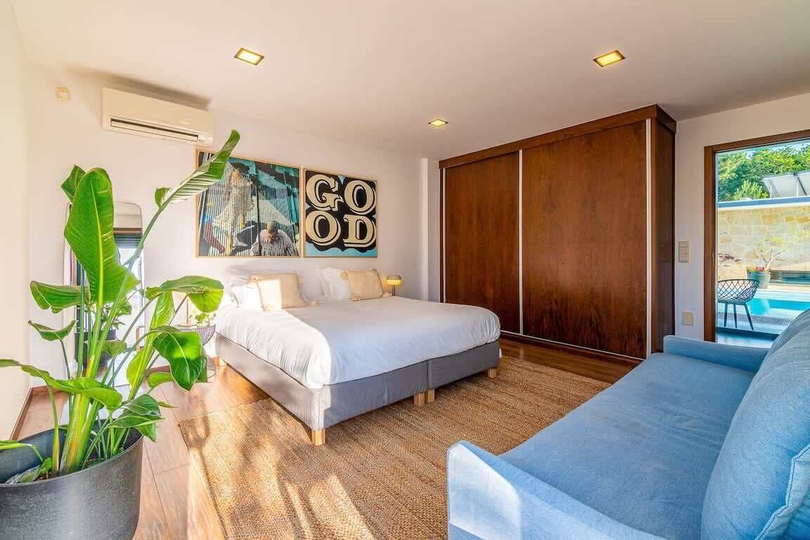 Azure Room
